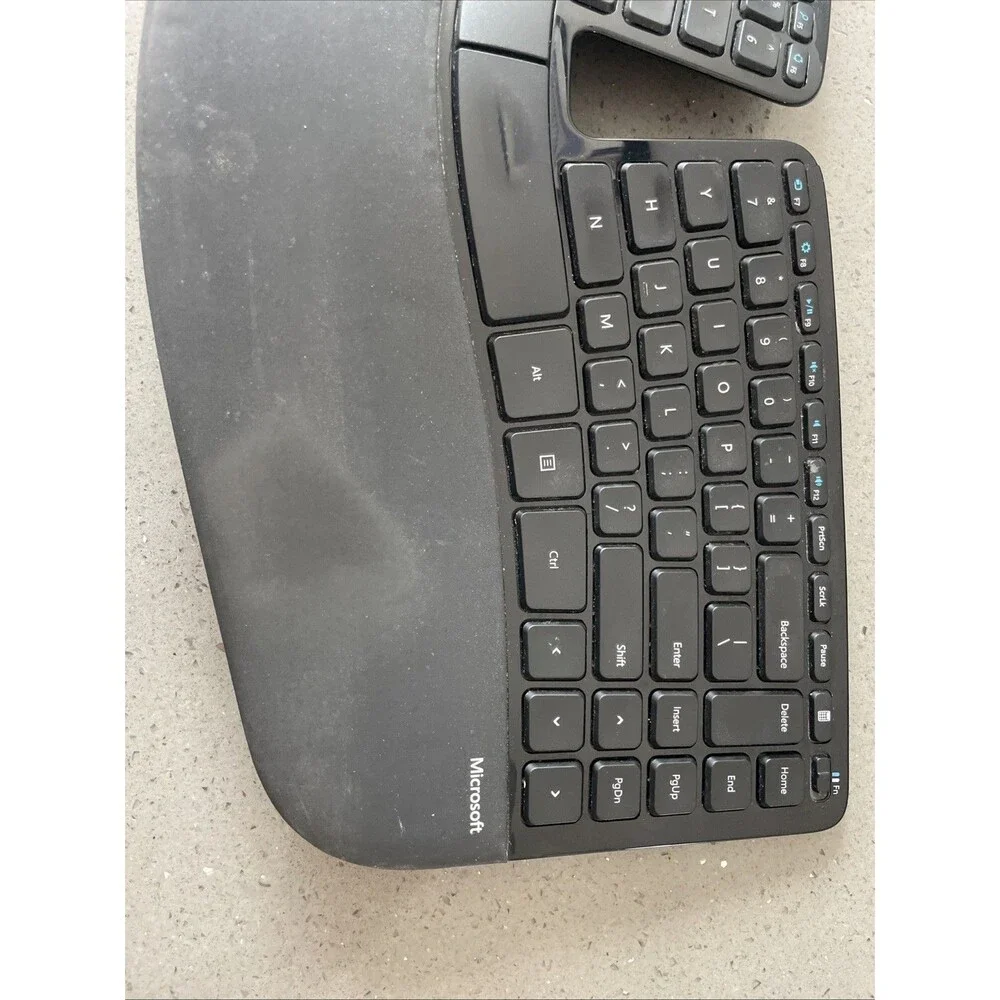 Microsoft Sculpt Ergonomic Wireless Keyboard and Number Pad Model 1559 UNTESTED